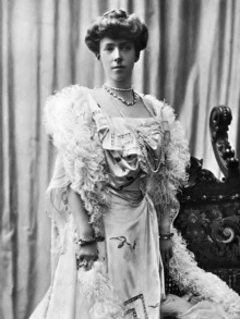 Königin Elisabeth von Belgien (1876-1965): Die gebürtige Deutsche ist Frau des belgischen Königs Albert I. und Nichte der 1898 ermordeten österreichischen Kaiserin Elisabeth (Sisi).