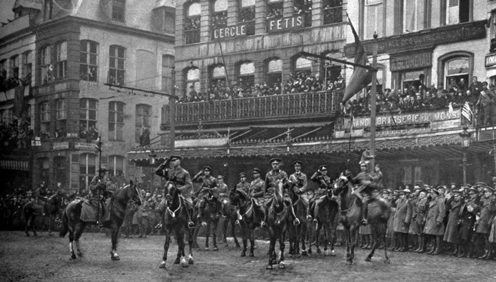Kanadische Truppen in Mons am Tag des Waffenstillstands, 11. November 1918