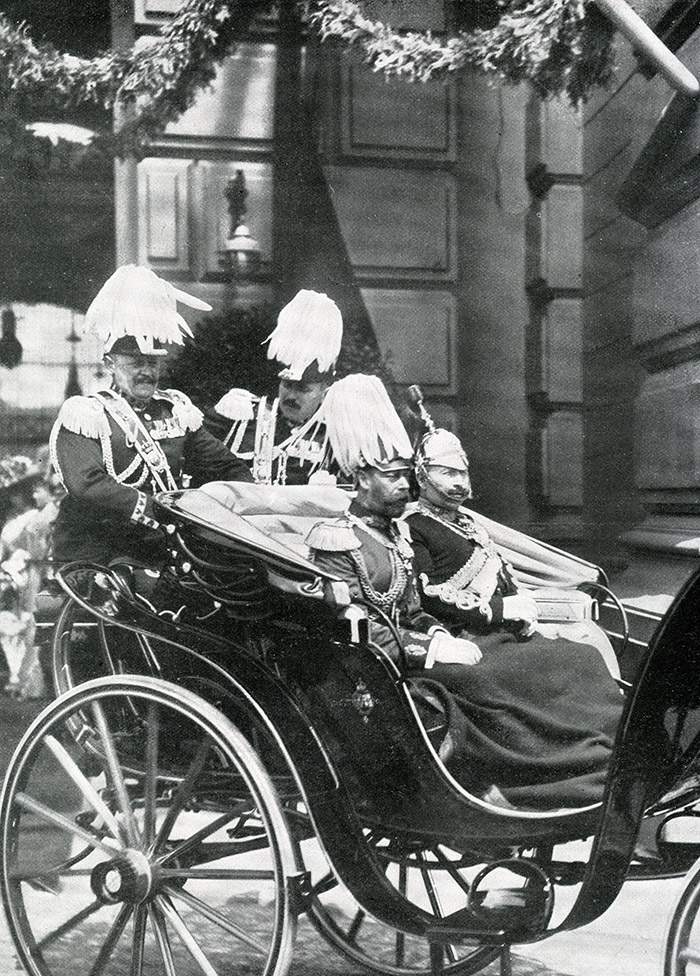 Kaiser Wilhelm II. und König Georg V. von Großbritannien in einer Kutsche